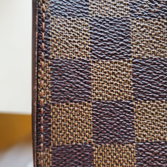 Louis Vuitton Damier Handbag - Picture 12 of 16